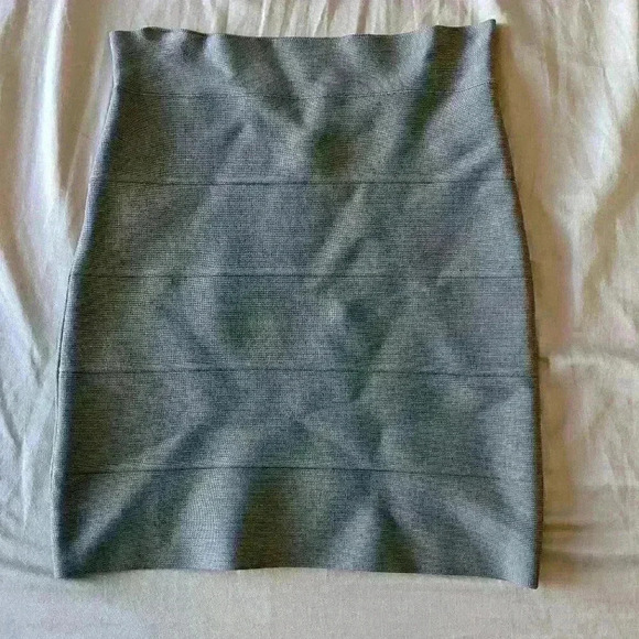 BCBGMaxAzria Mini Tube skirt,  grey, size XS - Picture 1 of 5